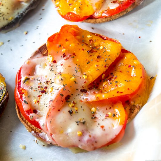 Quick and tasty tomato cheese toast