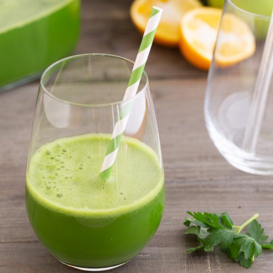 Spring detox green juice