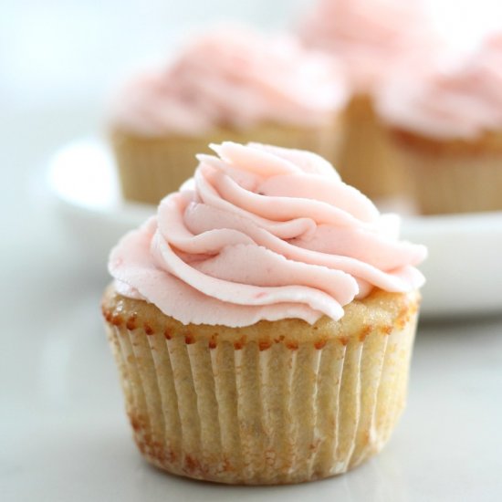 Almond and Strawberry Cupcakes