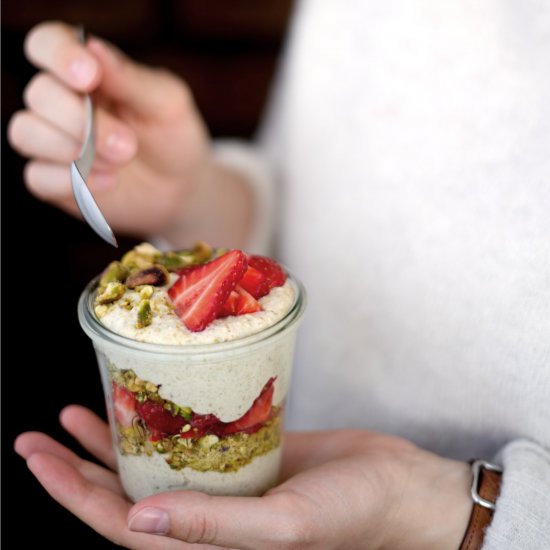 Pistachio Tahini Yogurt Strawberry