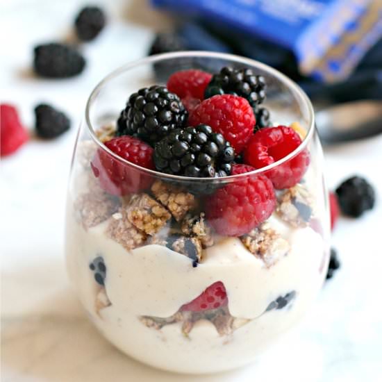 Breakfast Yogurt Parfait (Vegan)