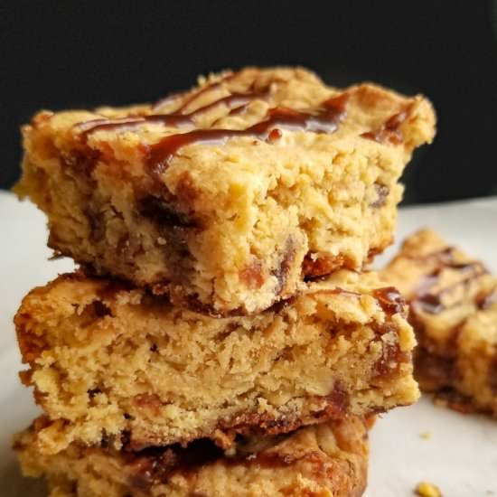 Chocolate Drizzle Oatmeal Bars