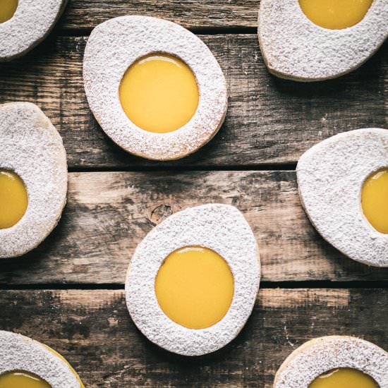 Earl Grey Cookies with Lemon Curd