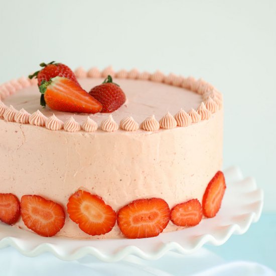 the BEST Strawberry Cake