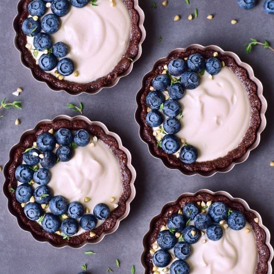 Vegan cheesecake tarts