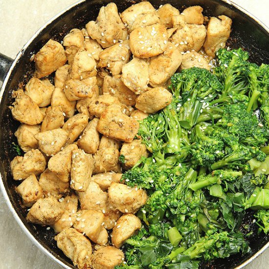 Skillet chicken garlic broccolini