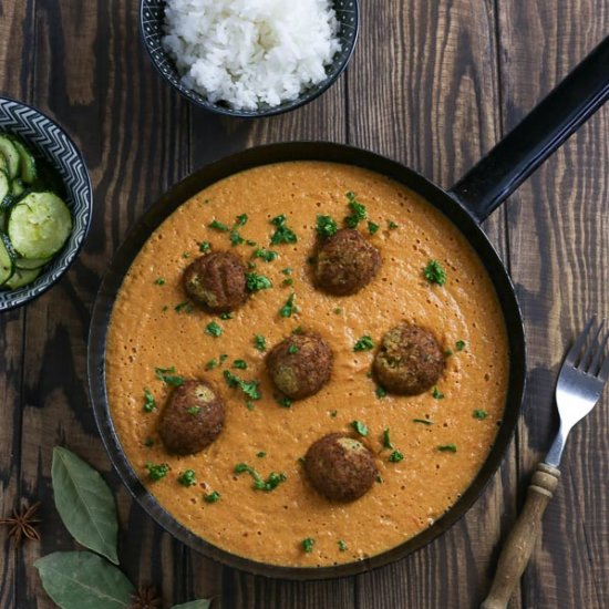 Falafel with Garam Masala Sauce