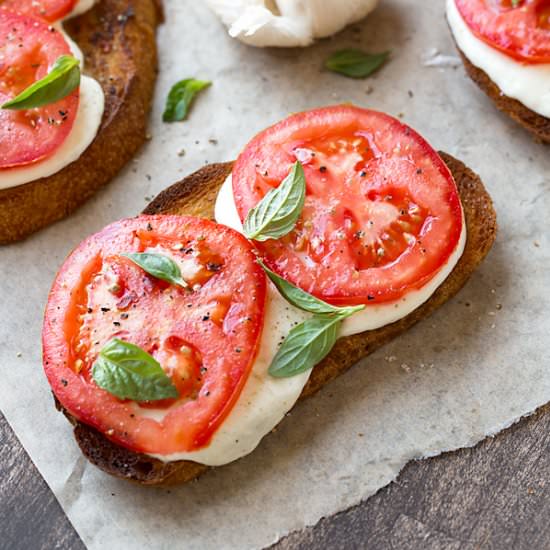 Caprese Garlic Toast