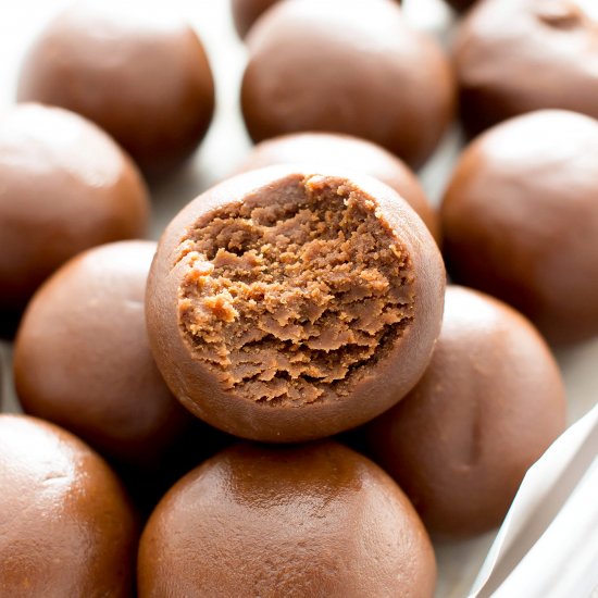 Chocolate PB No Bake Energy Bites