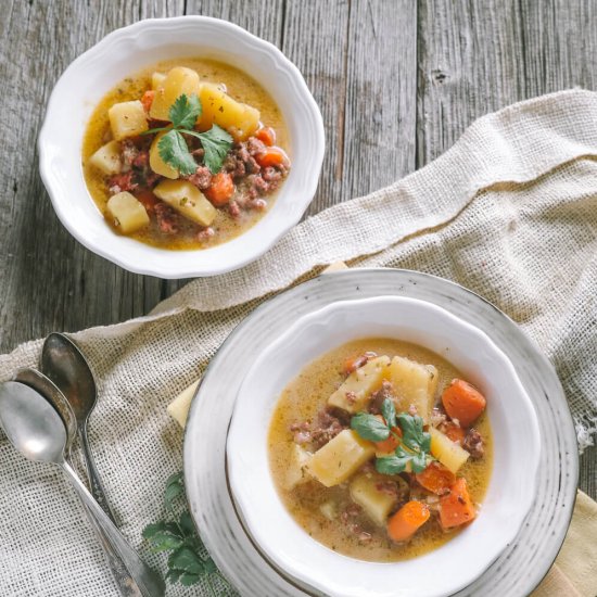 Slow Cooker Cheeseburger Soup