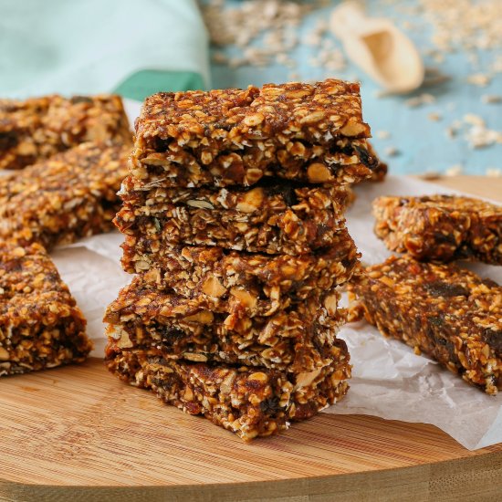 Date, seed and nut muesli bars