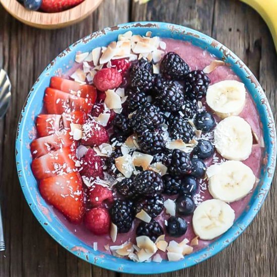 Mixed Berry Detox Smoothie Bowl