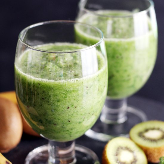 Green kale na kiwi smoothie