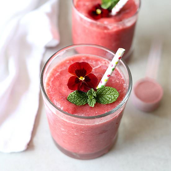 Strawberry Banana Super Smoothie