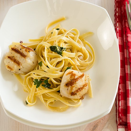 Pan Grilled Scallops And Lemon Fettuccine