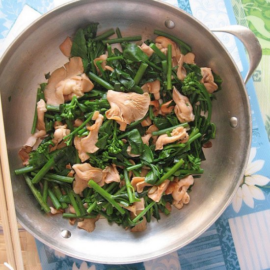 Oyster Mushrooms Broccoli Stir-Fry