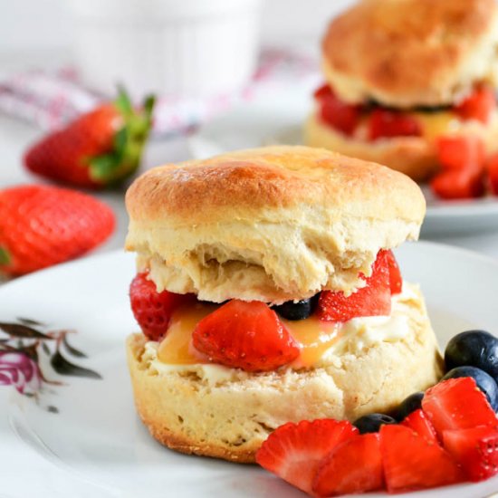 Lemon Sour Cream Scones