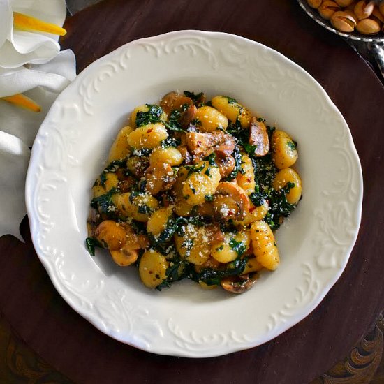 Easy Mushroom Spinach Gnocchi