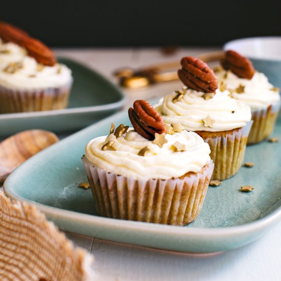 apple hummingbird cupcakes