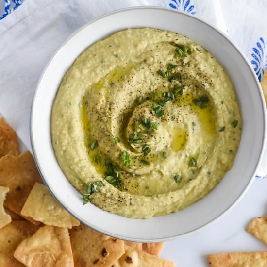 Creamy Garlic Basil Hummus