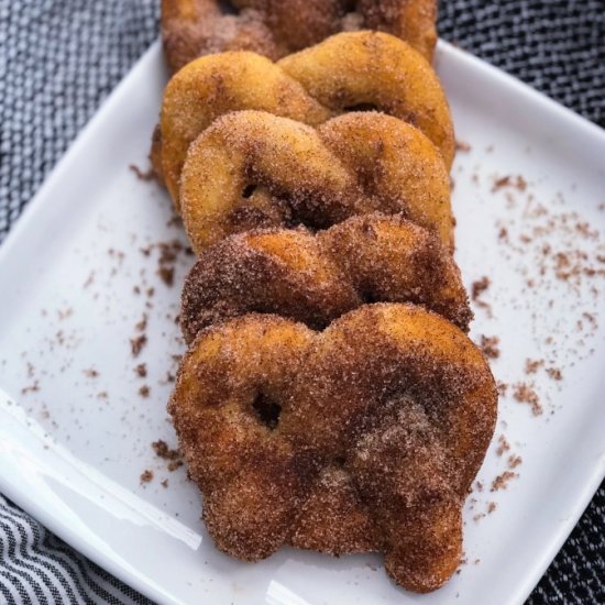 Keto Cinnamon Pretzels