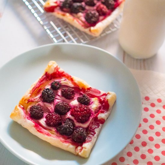 4 ingredient berry tarts