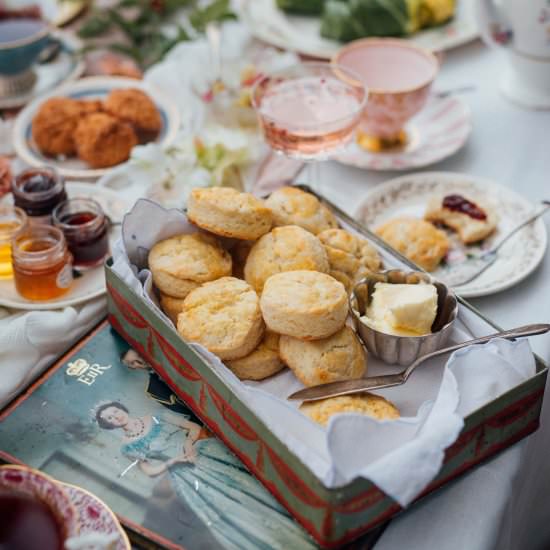 Fluffy Vanilla Cream Scones