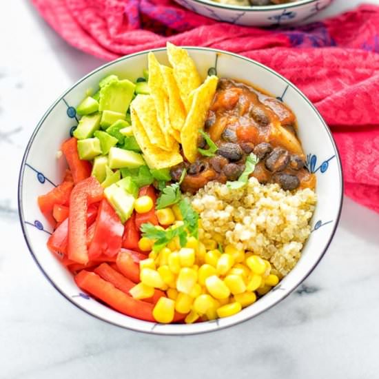 Chili Sin Carne Buddha Bowl