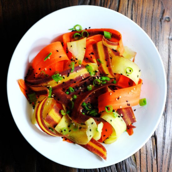 Sweet sesame carrot salad