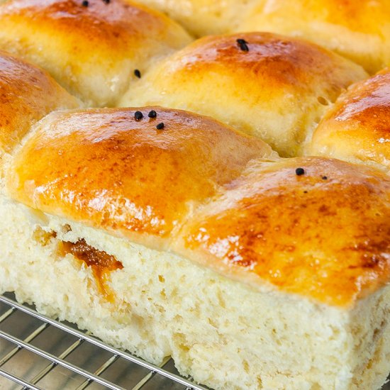 pineapple jam bread rolls