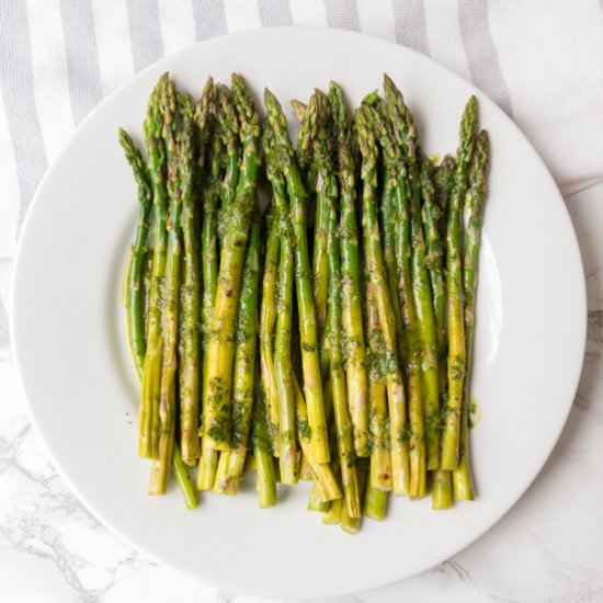 Grilled Asparagus with Chimichurri