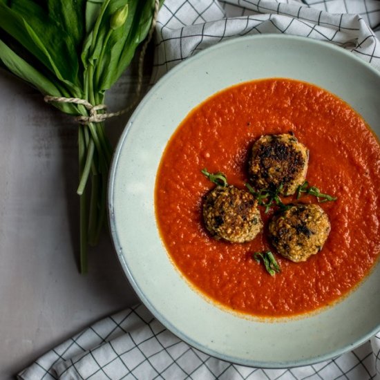 Tomatoe Soup with Rice Balls and Wi