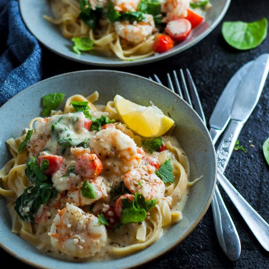 Creamy Garlic Prawn Fettucine