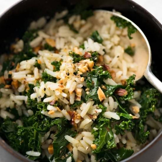 GARLIC BUTTER RICE WITH KALE