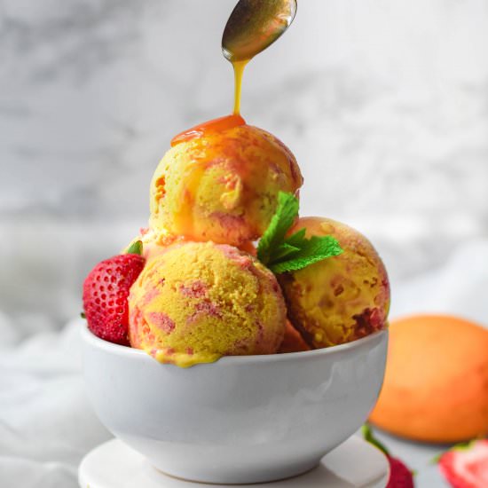 Mango Ice cream with strawberry