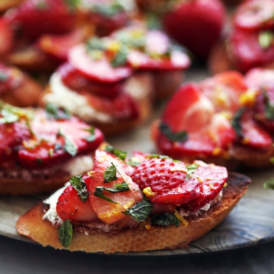 Balsamic Strawberry Crostini