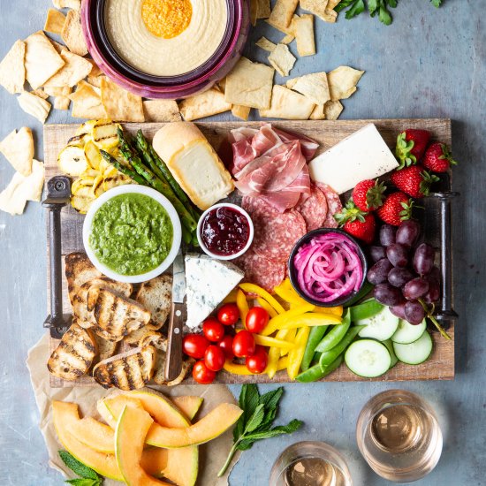 How To Build A Summer Charcuterie