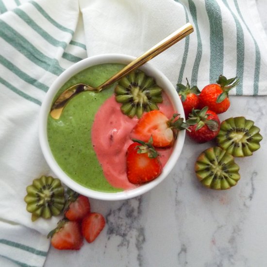 Kiwi Strawberry Spinach Smoothie