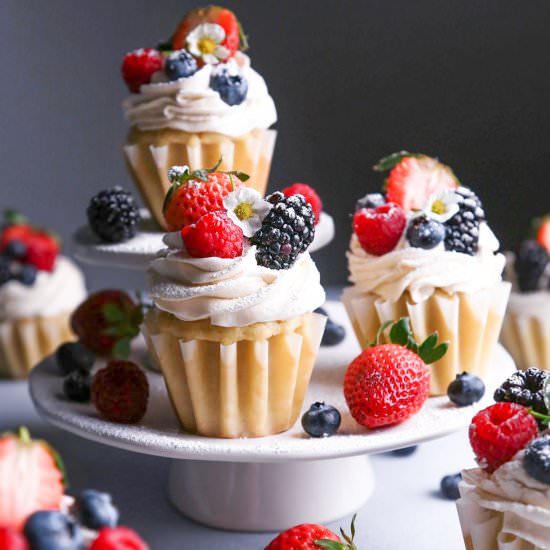 Vegan Vanilla Cupcakes with Berries