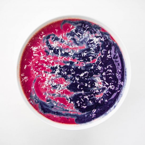 Patriotic Swirled smoothie bowl