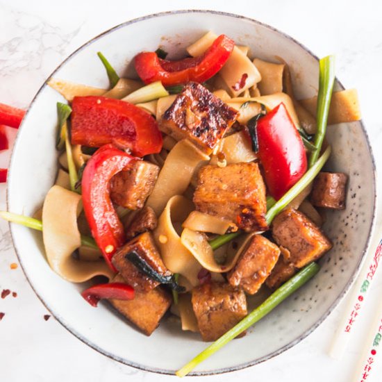 Sweet Garlic Tofu Drunken Noodles