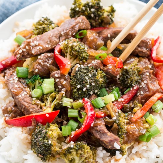 SLOW COOKER BROCCOLI AND BEEF