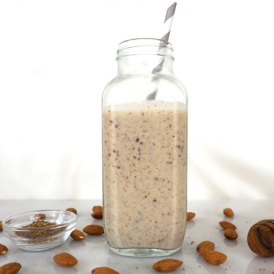 Banana, Almond & Flax Smoothie