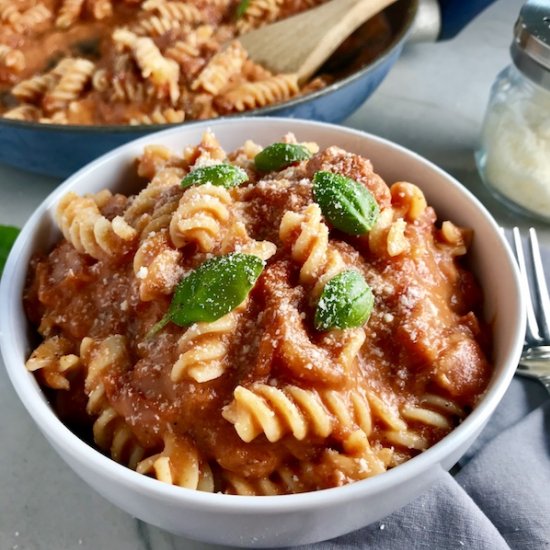 Luscious Tomato Cream Sauce Pasta