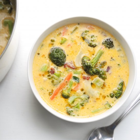 Keto Cheddar & Broccoli Soup