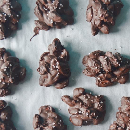 chocolate almond clusters