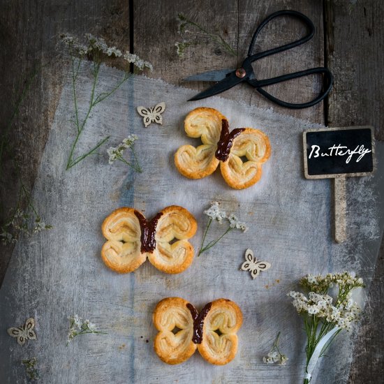 Puff pastry butterflies with chocolate