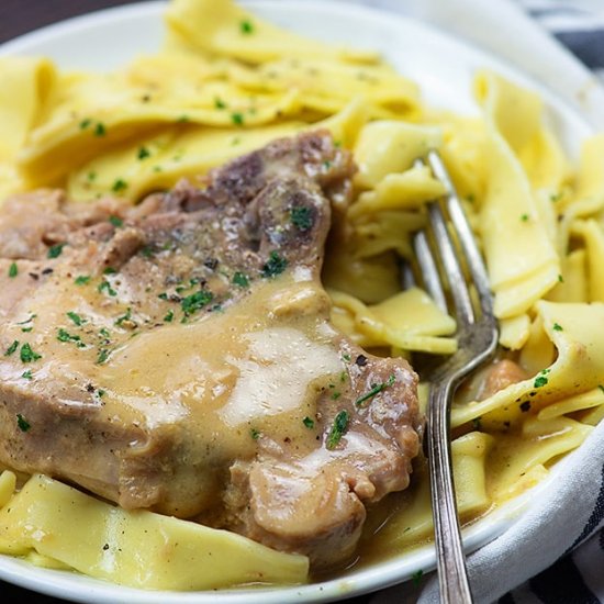 CROCK POT SMOTHERED PORK CHOPS