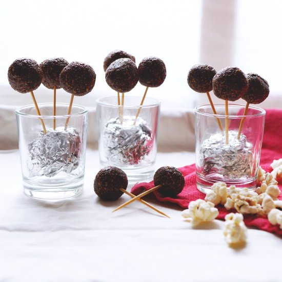 Chocolate Popcorn Pops