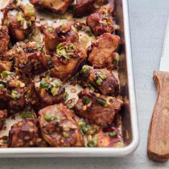 Easy Oven Garlic Ribs